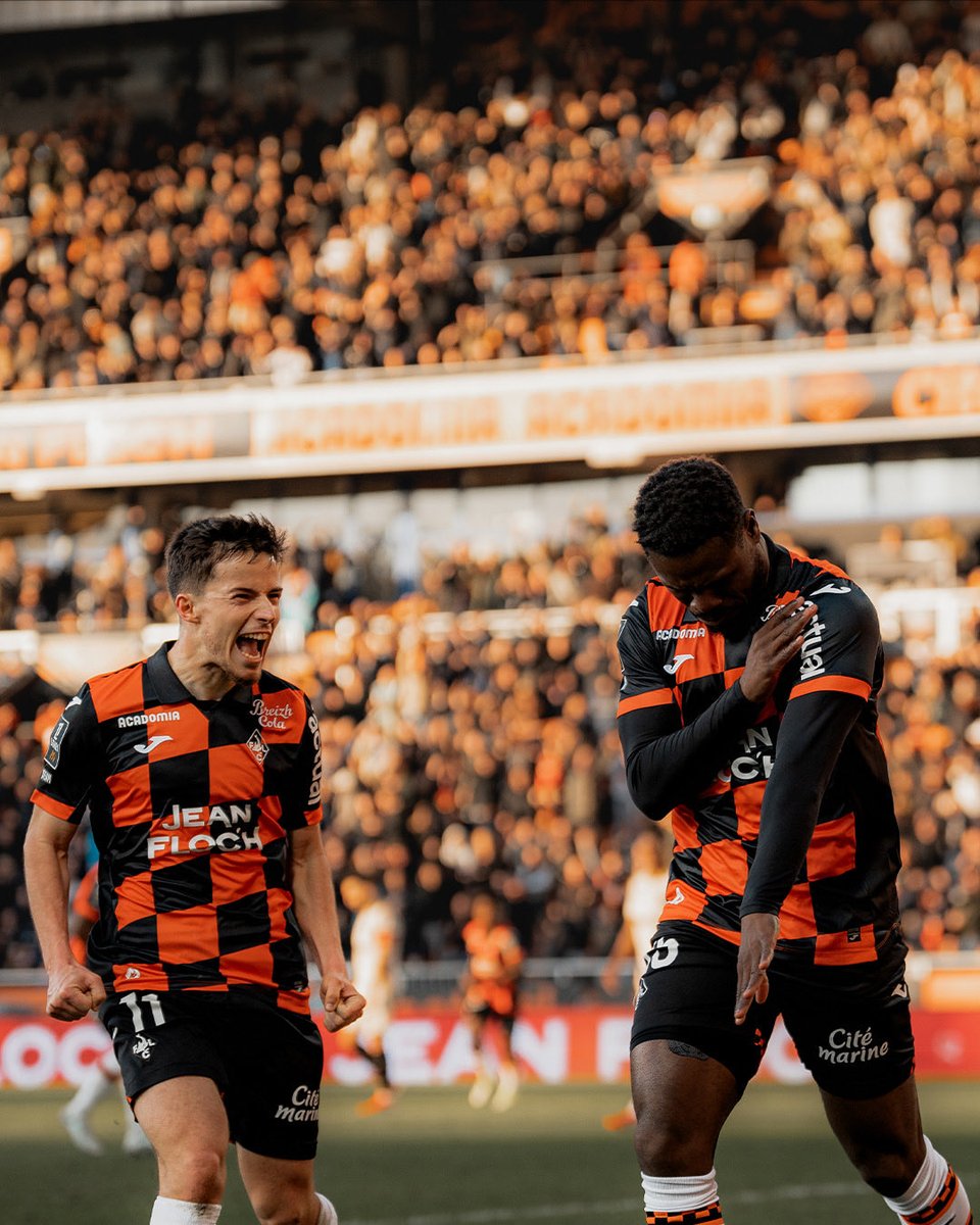 FC LORIENT 🐟 tweet media