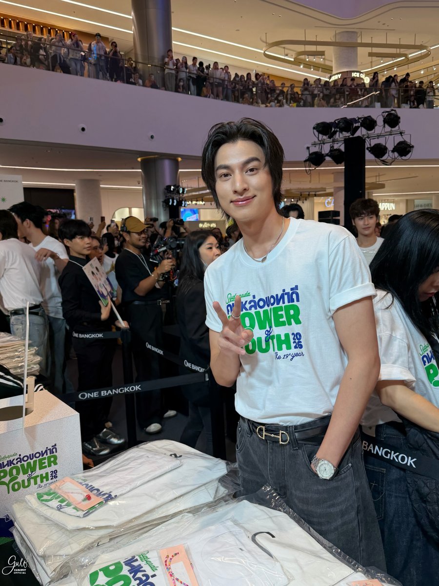 หล่อยืนหนึ่งจริงๆค่ะ 😆

GULF X POWER OF YOUTH
#คนหล่อขอทําดีปี19xgulf 
#GulfKanawut
#PowerofYouth