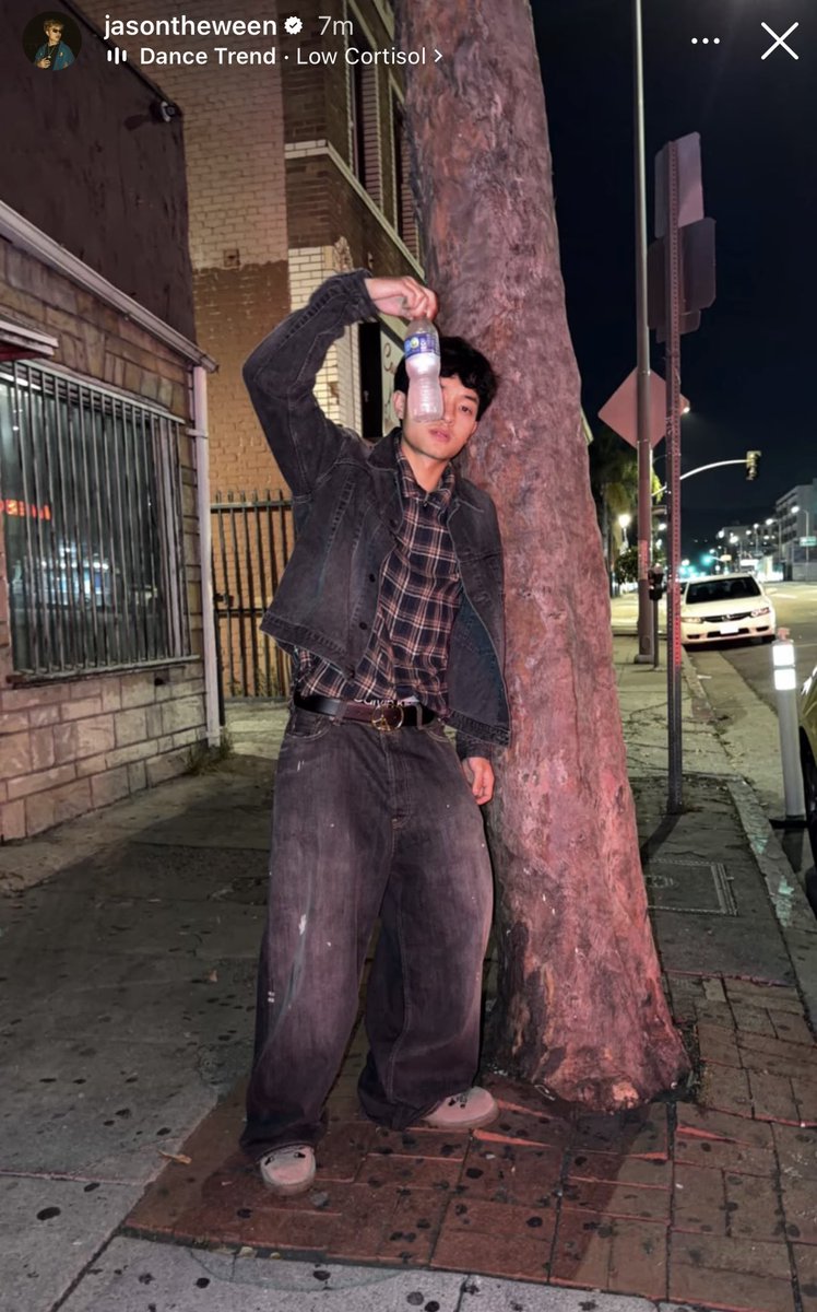 WeenUpdates tweet media