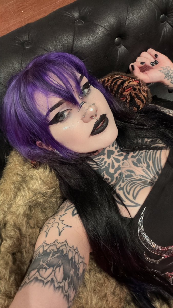 Lavender Daydream tweet media