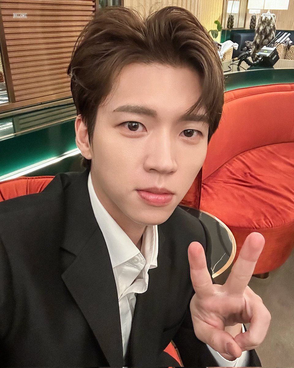 빌리언스 tweet media