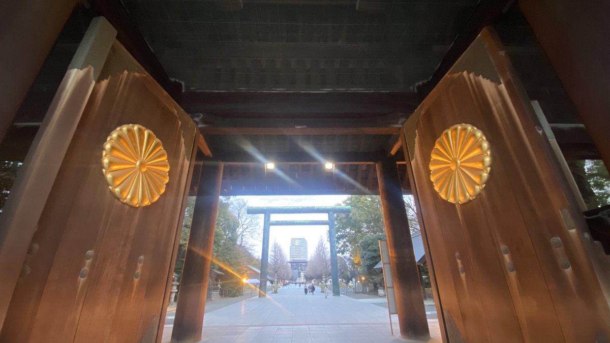 Yass713's tweet photo. まもなく🌸開花宣言🌸
#靖国神社 #九段下 #桜咲く　
#19th https://t.co/K8lbjvLvXs