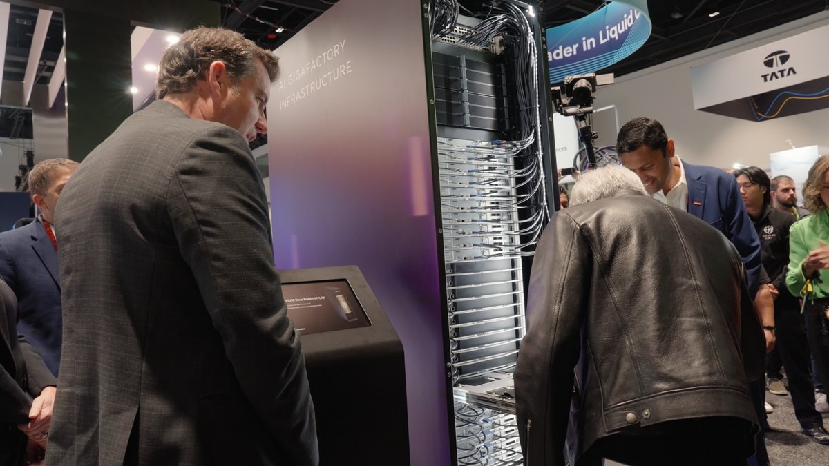 Lenovo Data Center tweet media