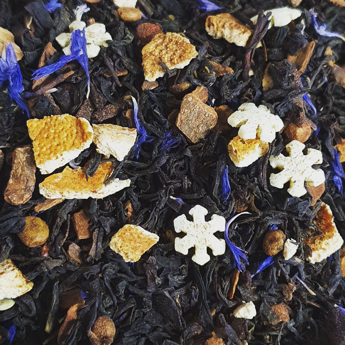 HighlandTeaBox's tweet photo. This week we’re enjoying one of our favourite blends.  This blend is a cross between an earl grey and a chai. Full of flavour, comforting, and perfect for a quiet moment. Have you tried it yet?

#TeaOfTheWeek #HighlandTeaBox #LooseLeafTea #TeaLovers https://t.co/qX5vHOuDlP
