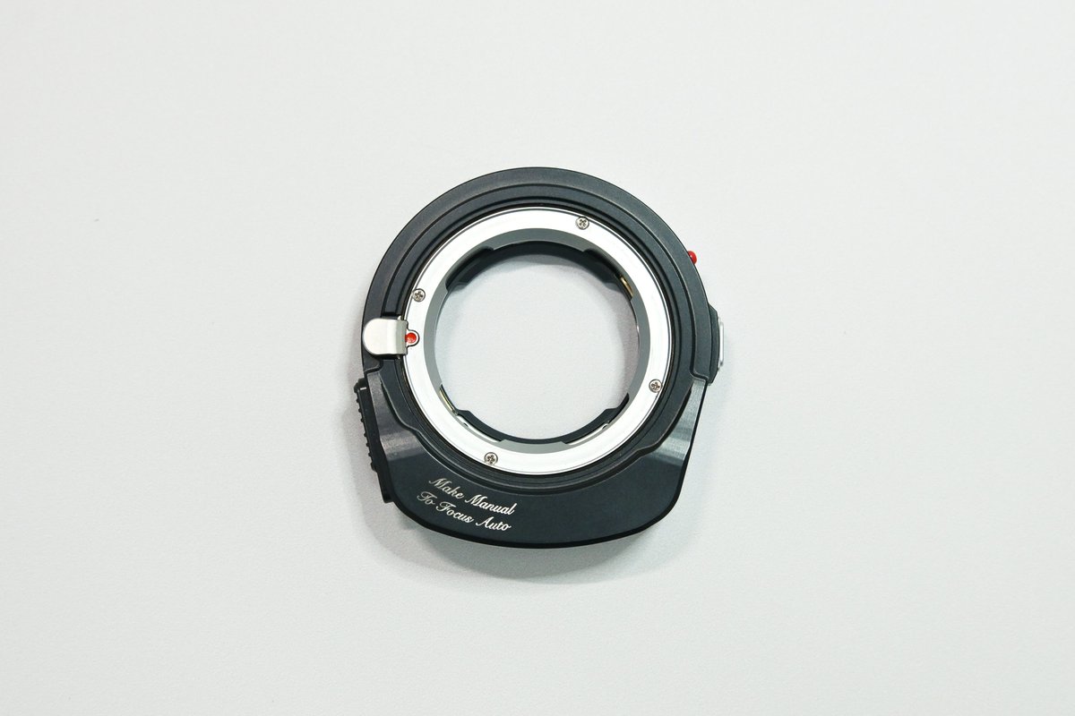 \\ ★Coming Soon★ //
Megadapの新製品 M2RF

①ライカMマウントをキヤノンRFマウントに変換
②AF駆動させられます🔥
③4つのスイッチに連動したExif記録⁉️👀
④最短撮影距離70cmより寄れる機構