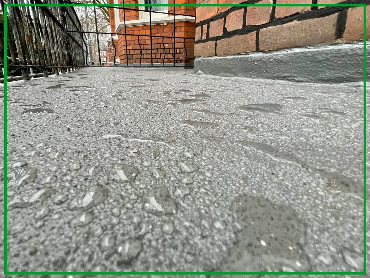 westwoodliquid's tweet image. 💧 Balcony refurbishment in central London delivered by Premier Roofing!
Durable, high-performance waterproofing with a quartz-enhanced finish and seamless top coat.
Quality workmanship and long-term protection in a demanding environment. 👏💚
#WestWoodUK #Waterproofing