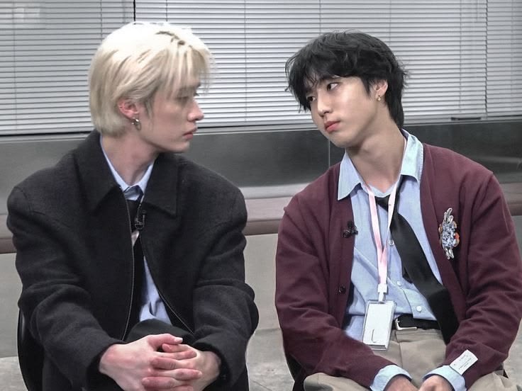 ♱ lee. ariel’s gf. saw skz. will see multi. tweet media