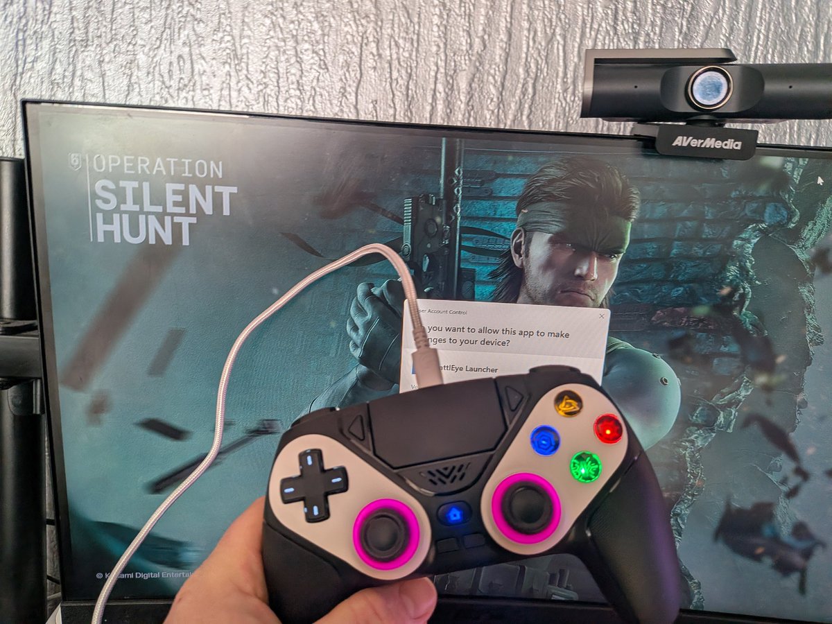 FluXHoundFB's tweet photo. [#AD/#GIFTED]

Finally getting hands on with my new controller from @Gamrombo 
Honestly so far It has knocked all expectations out the park.

For £39.99 you cannot go wrong.

I think I might have to go all Thanos on them (collect each colour)

#gamrombo
#controllerreview
#pro https://t.co/kX0a1VzJ65