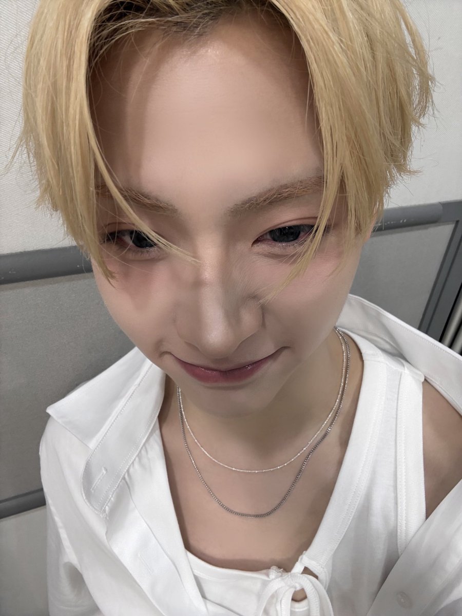 s2angws2's tweet photo. 日本地上波初ステージ最高だったꔛෆ
ワイプで抜かれる度に顔面国宝でびっくり❕
 #CDTVライブライブ 
 #はじめてのALD1 
 #ALD1_JPMemories https://t.co/rd20elMwiH