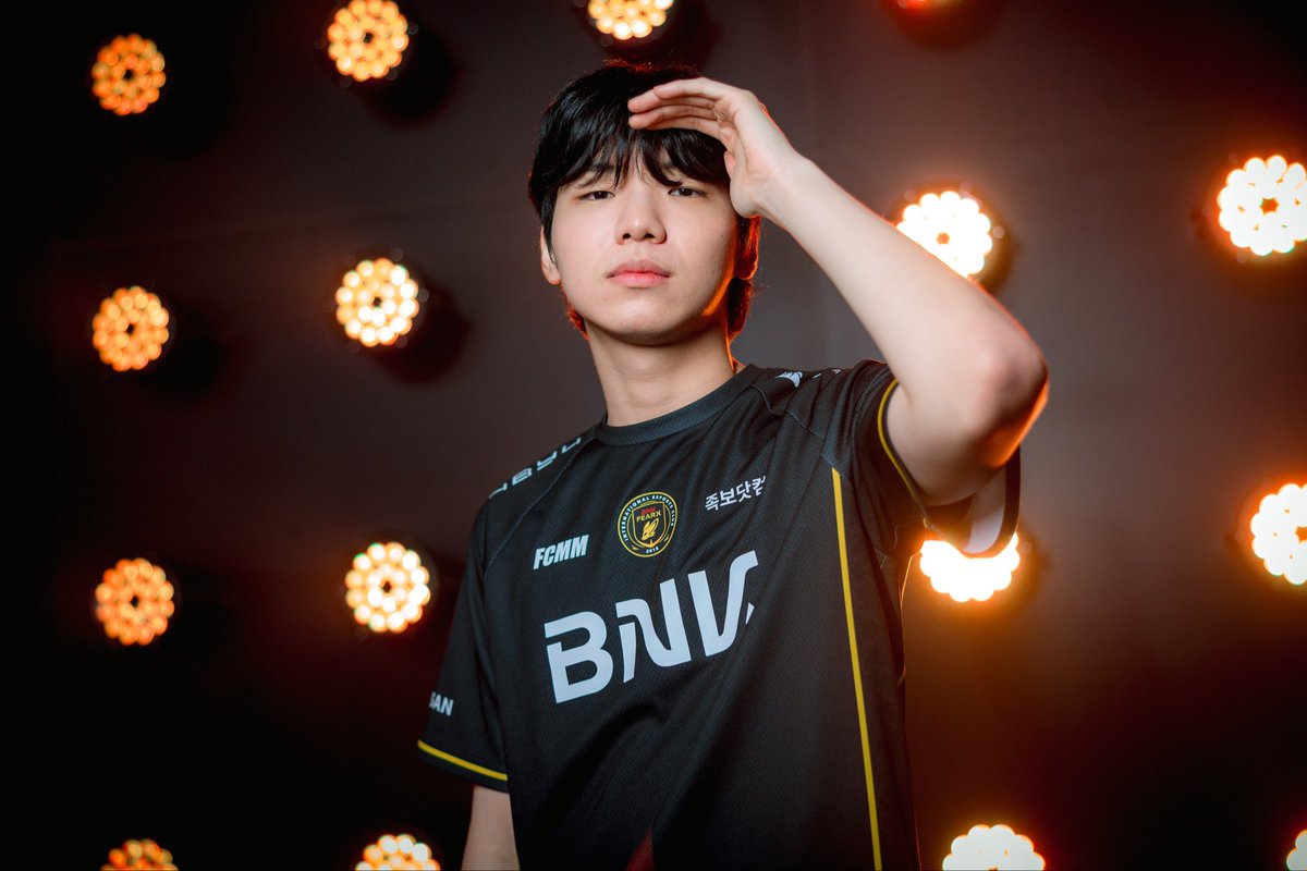 clearzz6's tweet image. 2026 First Stand Broadcast Portraits 플리커

🔗 flic.kr/s/aHBqjCNeqH

#Clear #클리어 #송현민