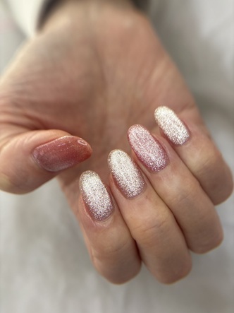 Marriage_shonan's tweet photo. 月に一度のお楽しみ♪
今日はネイルに行ってきた💅
ピカピカの爪にテンション上がる
女子がネイルしてたら「キレイだね✨」と褒めてあげてー
男子は間違っても小姑みたいに「ネイルしてました」なんて相談所に報告しないようにね
その感覚古いよ～
＃婚活ネイル　＃naturalcure https://t.co/I1qdDVvLp8