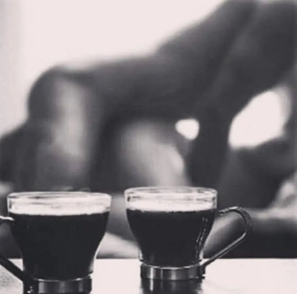 hirodelaluna_'s tweet photo. My coffee time…☕️ https://t.co/Kd2qZzAHDC