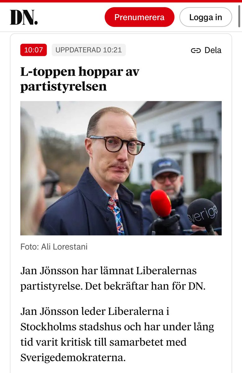 dexterkrokstedt's tweet photo. Men att sitta kvar på arvoderade politiska uppdrag går bra? https://t.co/nWCvvMYReq