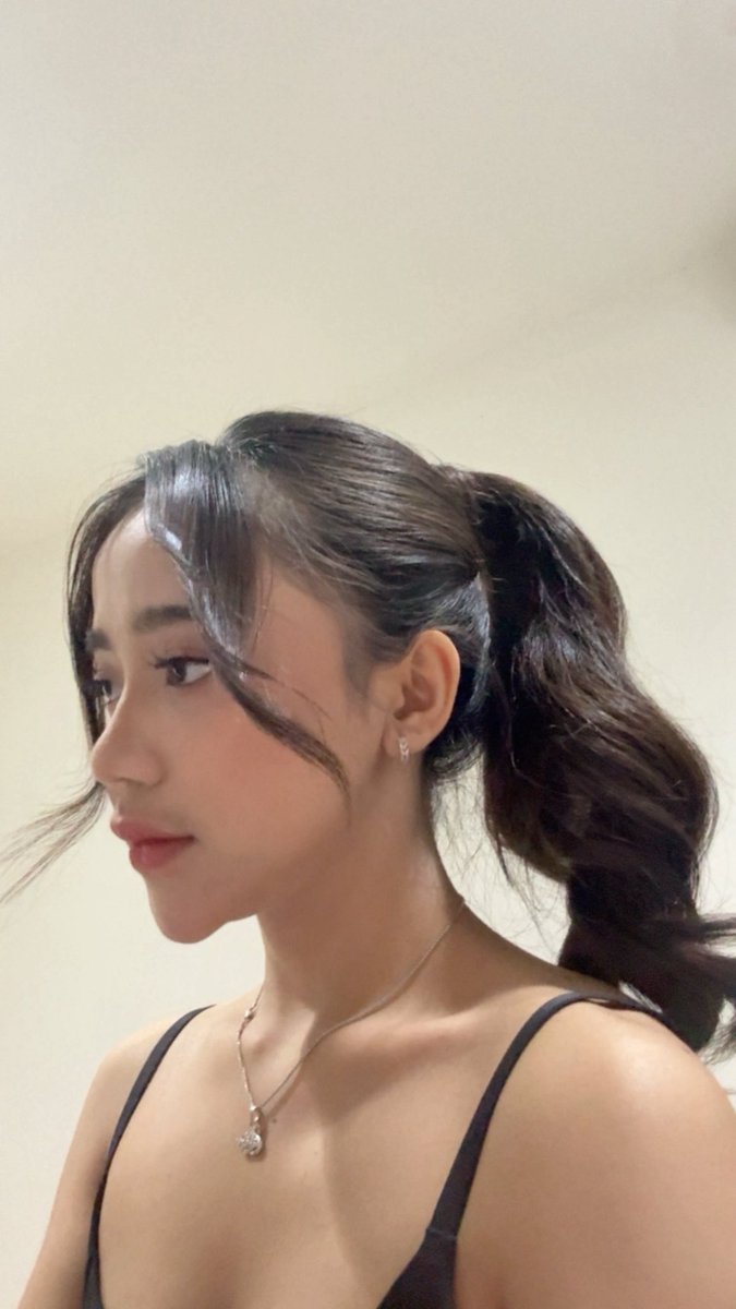 nazezzaa's tweet photo. tiba tiba merasa cantik aja gituu https://t.co/rio9Dy2O7Q