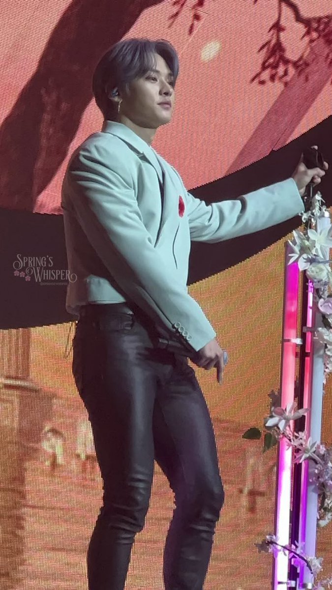 저 돌덩이같은 허벅지가 진공포장 속에서 얼마나 답답했을꼬...