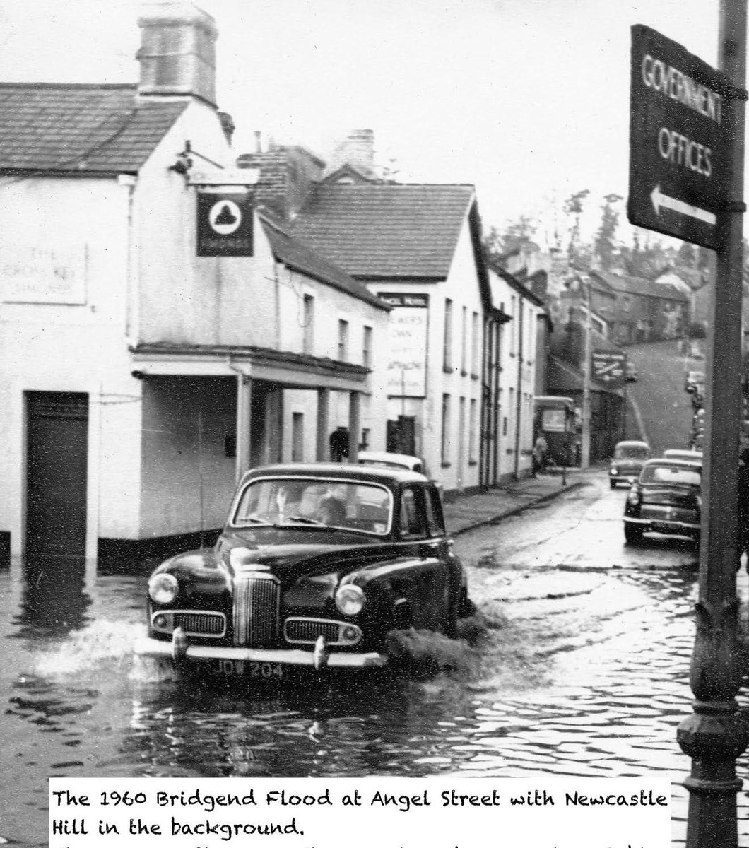 Ivycottagebaker's tweet image. Your #ThrowbackTuesday reminder that it's called the weather. Not #ClimateScam £££££