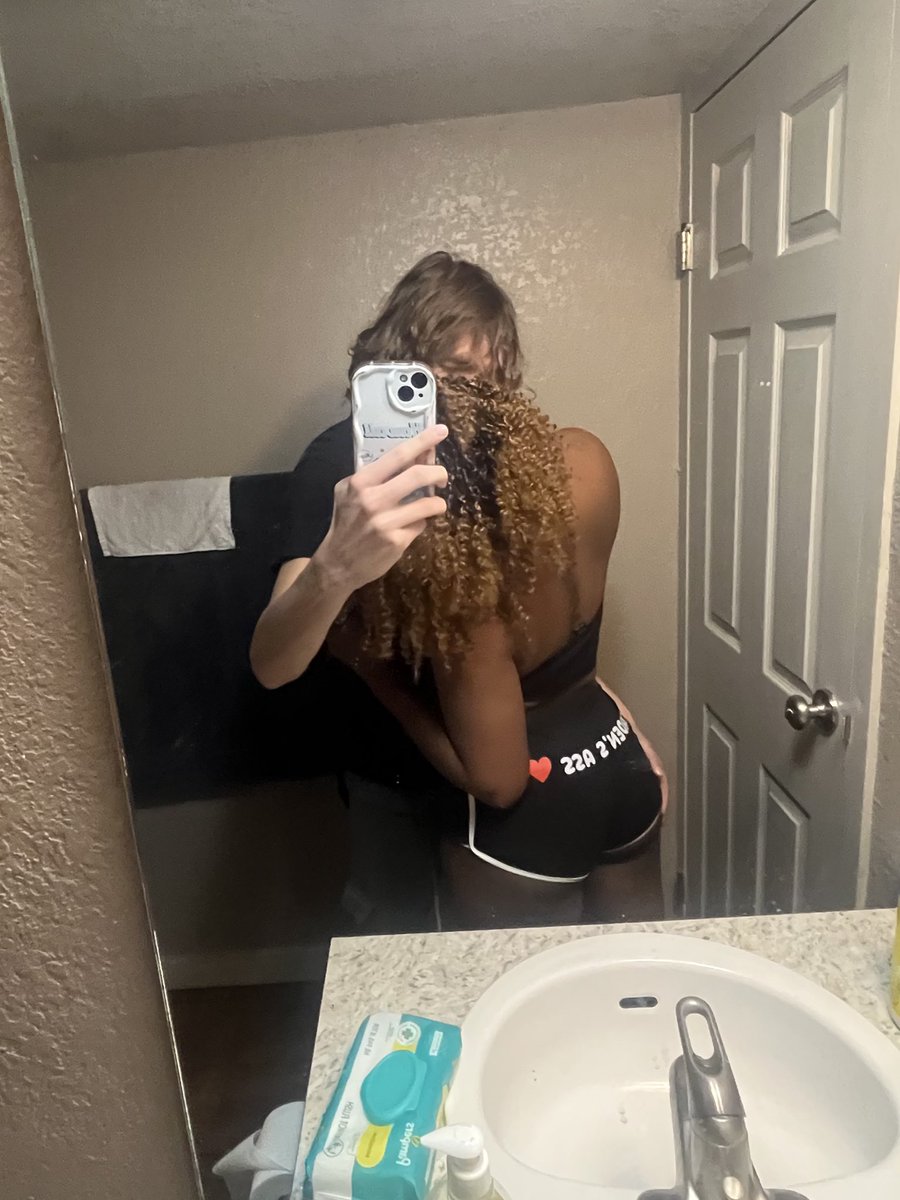 D1 troller tweet media