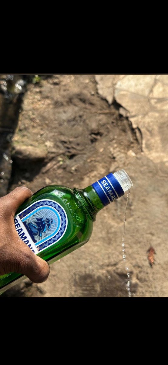 Emmyratekoke's tweet photo. I understand alot of men were once simp and it's ok some of them have changed. But one simp i will forever place a curse on no matter how much he has changed is a fool who once placed his girlfriend on a monthly allowance. That's no foolishness as grave as that.

How do you place https://t.co/aXz9AGdz8c