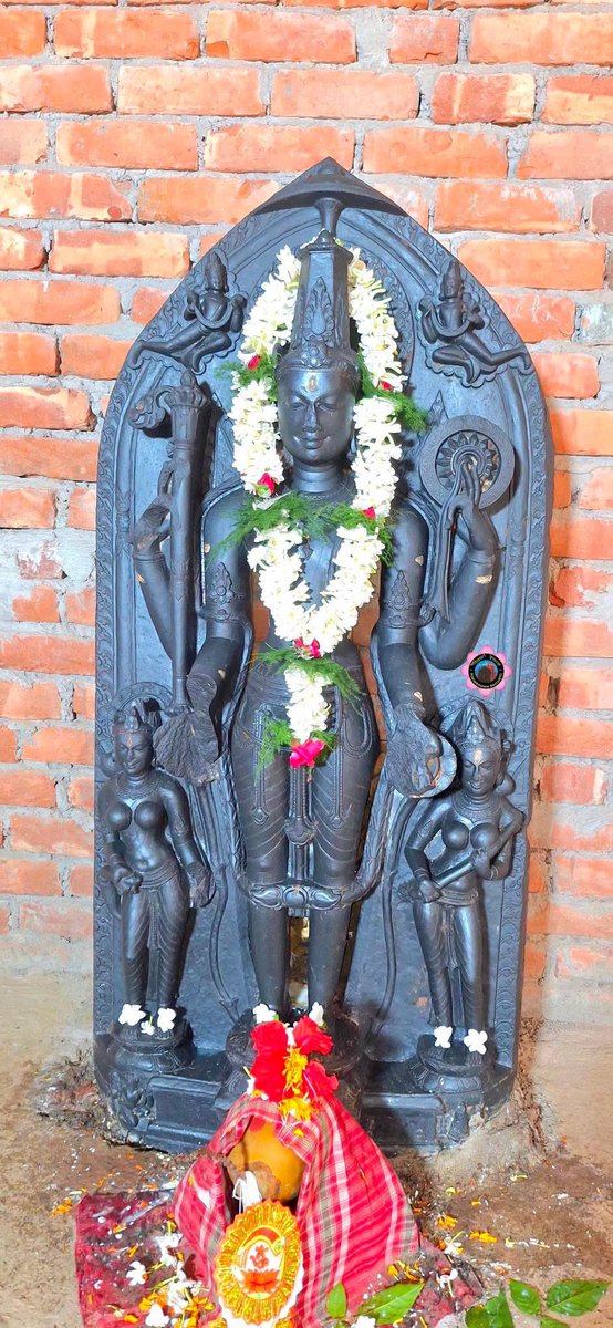 TempleConnect_'s tweet image. An ancient Pala-era Vishnu murti (circa 1000–1200 years old) was unearthed while digging a pond in Telepukur near Mansa Temple, Mandalai village (Pandua, Hooghly)

#TempleConnect #Hooghly #WestBengal #Vishnu
templeconnect.com
Your Devotional Connect Online