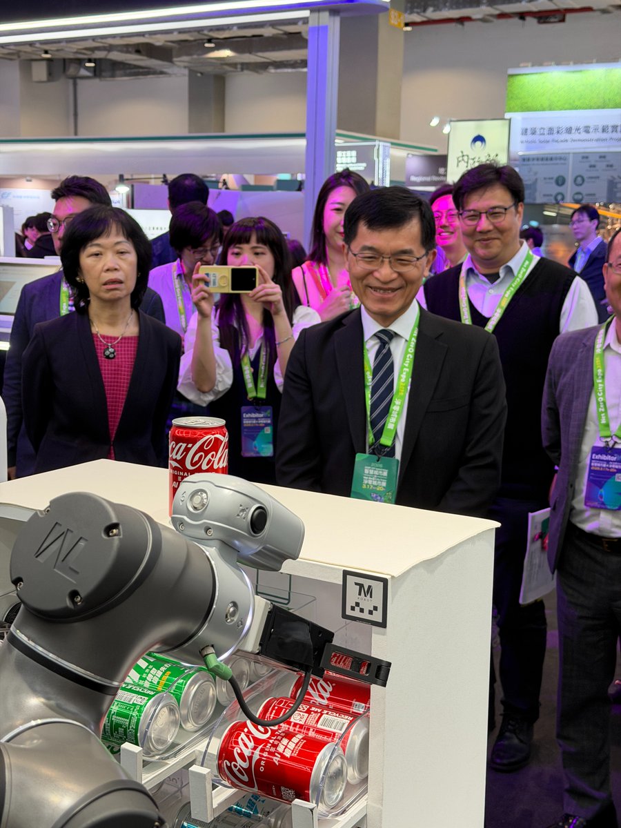 Techman Robot tweet media