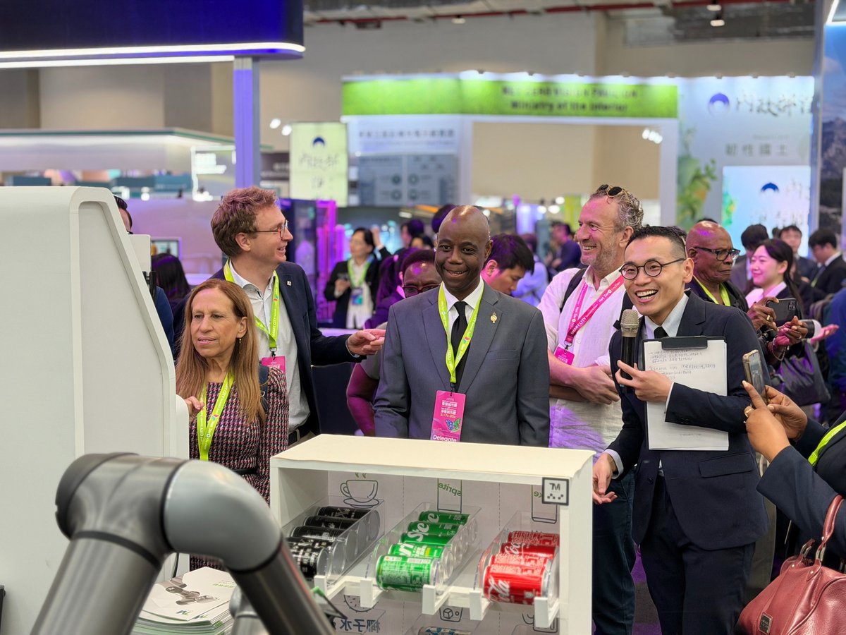 Techman Robot tweet media