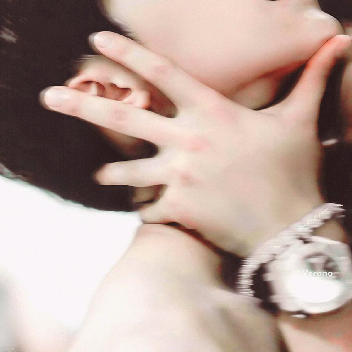 chrstn_dmns018's tweet photo. » Breakup with your boyfriend, I’m bored. «

“A #ChengWei AU wherein famous band singer Wu Suo Wei, fed up with stolen glances, uses the spotlight to publicly provoke the powerful Chi Cheng. Boredom ignites a high-stakes seduction that spirals into obsession.”

#tianziyu #逆爱 https://t.co/cdqBCr93h9