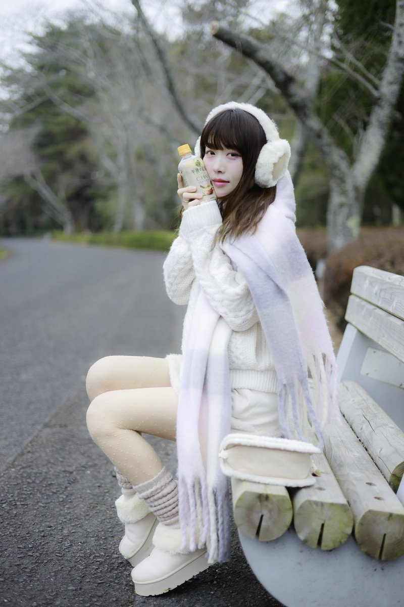 ハクシ tweet media