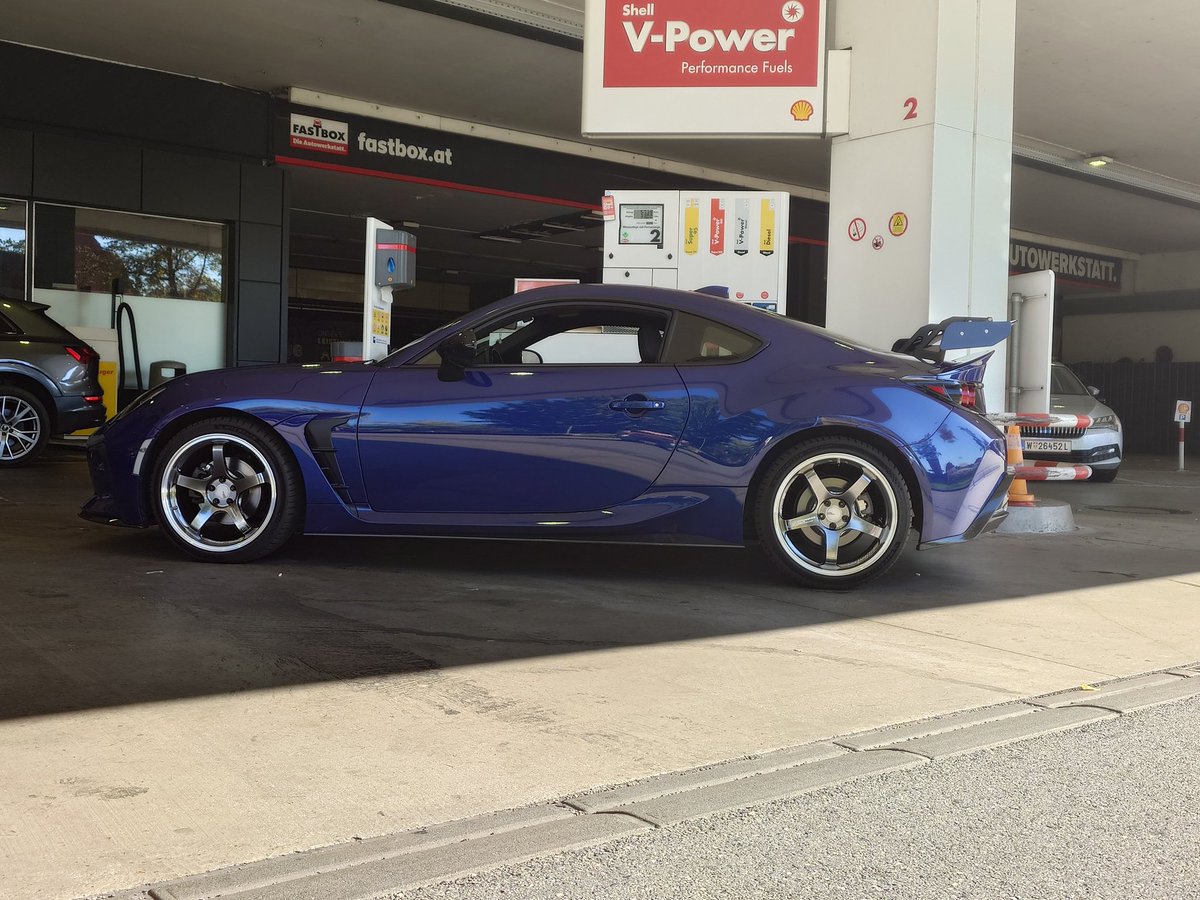 GT | SGP tweet media