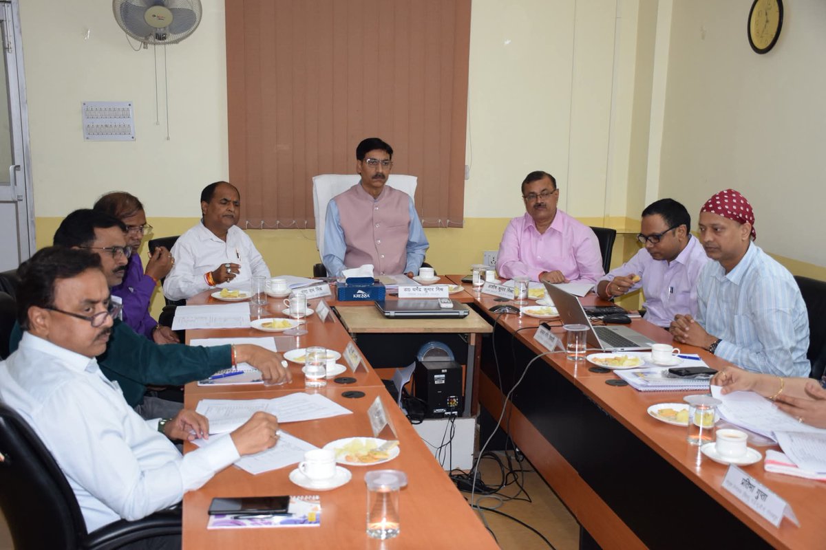 आज Lucknow में डॉ. डी.के. मिश्रा, निदेशक नाइलिट गोरखपुर की अध्यक्षता में NIELIT Gorakhpur की 31वीं कार्यकारी समिति की बैठक का सफलतापूर्वक आयोजन किया गया।
कार्यक्रम का संचालन श्री अरुण मणि त्रिपाठी, संयुक्त निदेशक (प्रमुख प्रशासन), नाइलिट गोरखपुर द्वारा किया गया।

#NIELIT