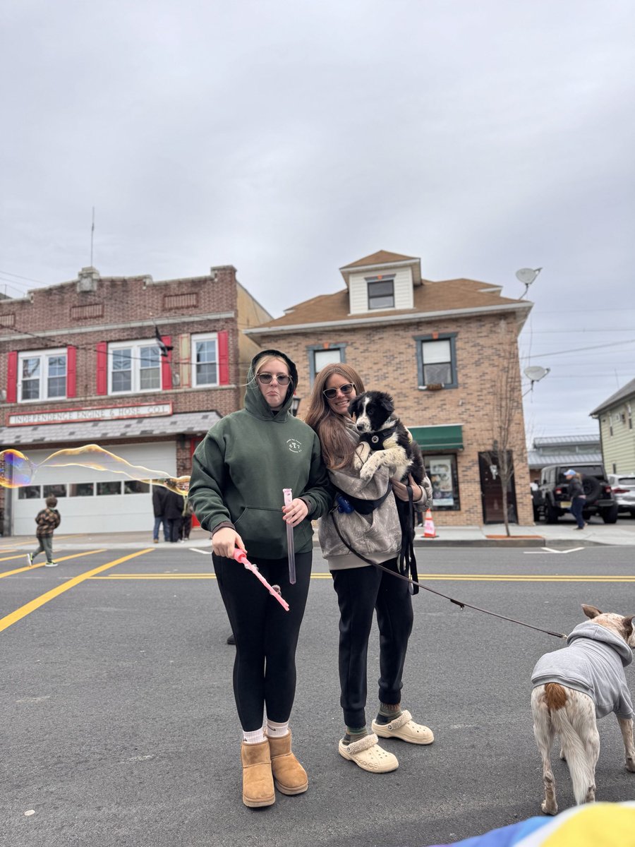 R. McLelland-Crawley 🌻 tweet media