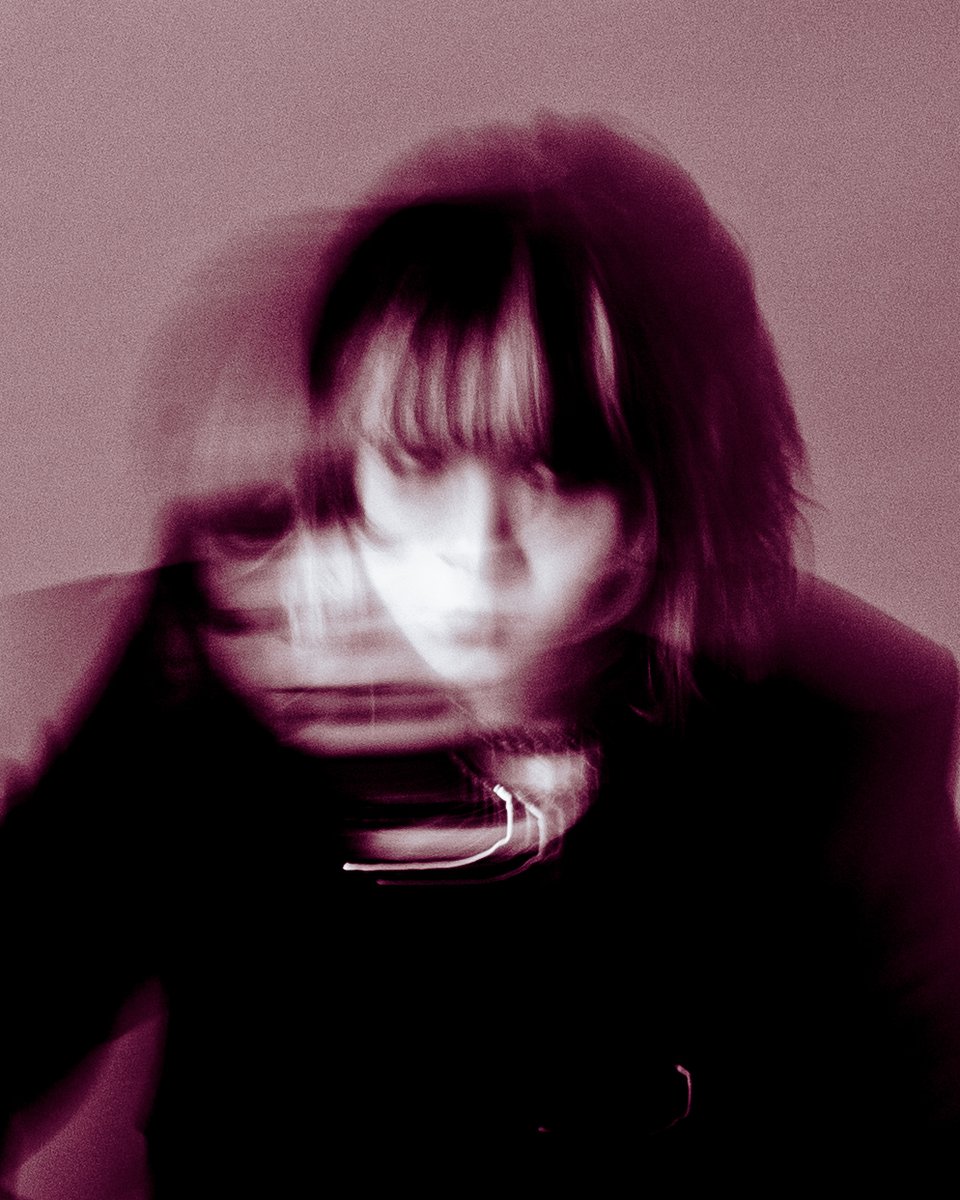 EarthistsJP's tweet photo. ⛓️🖤NEWS🖤⛓️

『GRANDRAY』トラックリスト公開🖤
新たに加わった3曲含めた全5曲。
本当に素晴らしい作品となりました。

そして、今回新たに収録した3曲のドラムアレンジを
Tatsuya Amano(Crossfaith)が
@TatsuCrossfaith 
担当🖤

#earthists #grandray https://t.co/DeG446aZtS