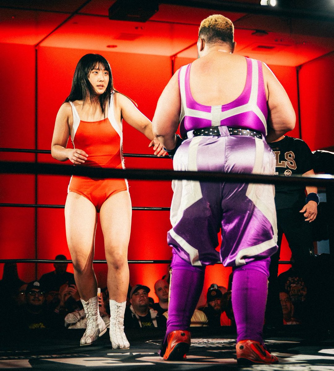 4.17Marvelous inラスベガス
でアジャコング選手とシングルマッチ
させていただくことになりました！

ちょうど、一年前にもアメリカで
シングルマッチさせていただきました。

私はあの試合で本気でアジャ選手に圧倒
されて負けました。
でも自分の中でなにか強く感じたものが
ありました。