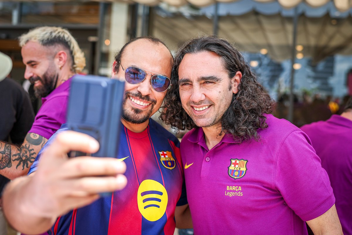 FCBPenyes's tweet photo. 💙❤️ La darrera parada de la gira dels Barça Legends per Amèrica va tenir lloc aquest cap de setmana a Santo Domingo.

😊 Com no podia ser d’una altra manera, la @PBCSibilio ens va rebre amb els braços oberts.

👋 Fins la propera! https://t.co/XzEVcVgMj2