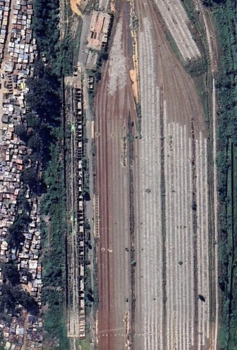 jozivsjozi's tweet photo. Train station in Jeppes Town, Johannesburg, South Africa. 

2007 vs 2025 https://t.co/9zoMs7dqii