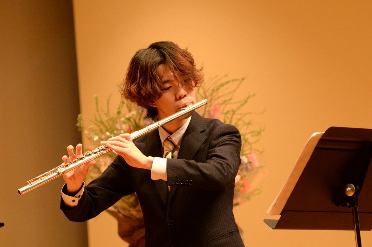 Nqtsu079's tweet photo. 3/8（日）に地元茨城でのフルート発表会に参加させて頂きました！

大学で学んだ一年を先生にお伝えできて良かったです🙏🏻
ピアノ伴奏の髙野先生もいつも綺麗な演奏ありがとうございます( ; ; )
これからの3年間実りの良い生活にしていきます🍀 https://t.co/bHG05eZb8w