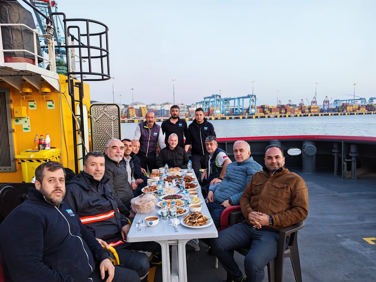 mymaster33's tweet photo. Bu yılda geleneksel bölge iftarımızı Aliağa personelimiz ile gerçekleştirdik. https://t.co/mzcZrf8HUG