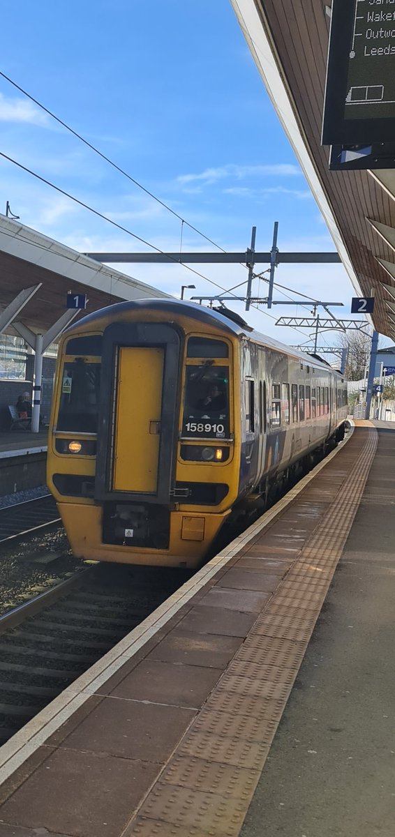 Shaun__92's tweet photo. Northern Trains 158910 working 2N09 0915 Sheffield to Leeds #northerntrains #northern #class158 #dmu #sprinter #expresssprinter #brel #brelderby #sheffield #meadowhall #rotherhamcentral #moorthorpe #wakefieldwestgate #leeds #tuesday #17th #march #2026 @northernassist https://t.co/IiNhHO1KvS