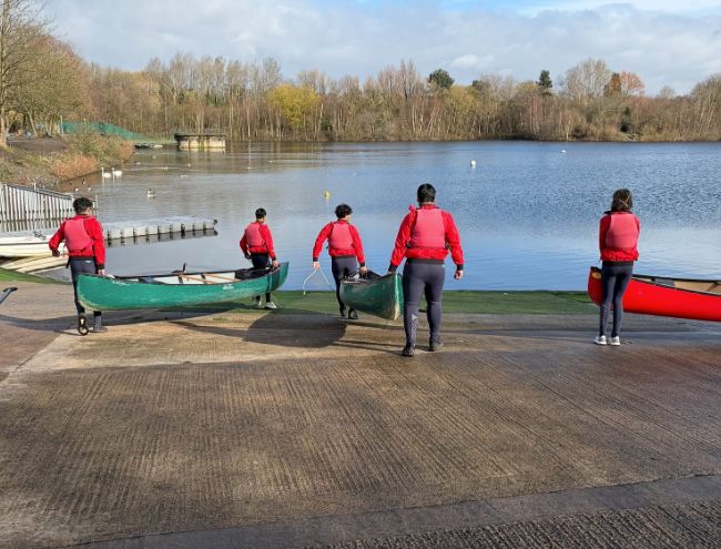 CedarMount_BF's tweet photo. Students from Year 11 Sports Studies made a splash at Debdale Outdoor Centre as they completed their practical assessment on the water. Wearing wetsuits and big smiles, they learned how to canoe, turn their boats with control, and work confidently in pairs! 🚣‍♂️ #TheCMAWay https://t.co/pOYHBbadEm