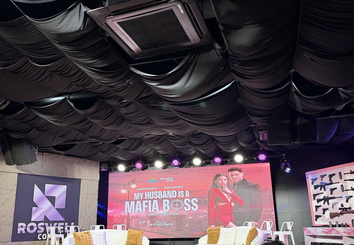 WorldOfJoms's tweet image. My Husband Is A Mafia Boss MediaCon 

#MyHusbandIsAMafiaBoss #MGiSAMB #MafiaBoss #VivaOne