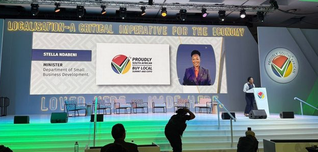 GovernmentZA's tweet image. 🇿🇦 “Localisation must move beyond policy and become a national commitment.”

Minister Stella Ndabeni-Abrahams calls on all South Africans to support local industries, grow the economy and create sustainable jobs through buying local.

Read more: gov.za/news/speeches/…

#BuyLocal