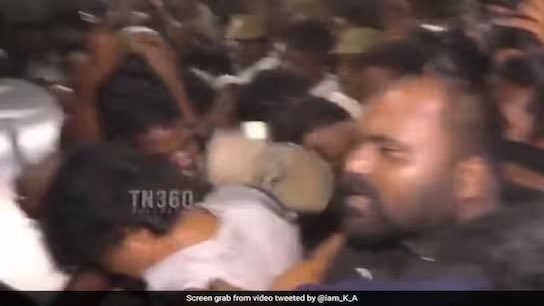 கேப்டன் ரசிகர்களிடம் 🤣🤣🤣👇👇👇👇