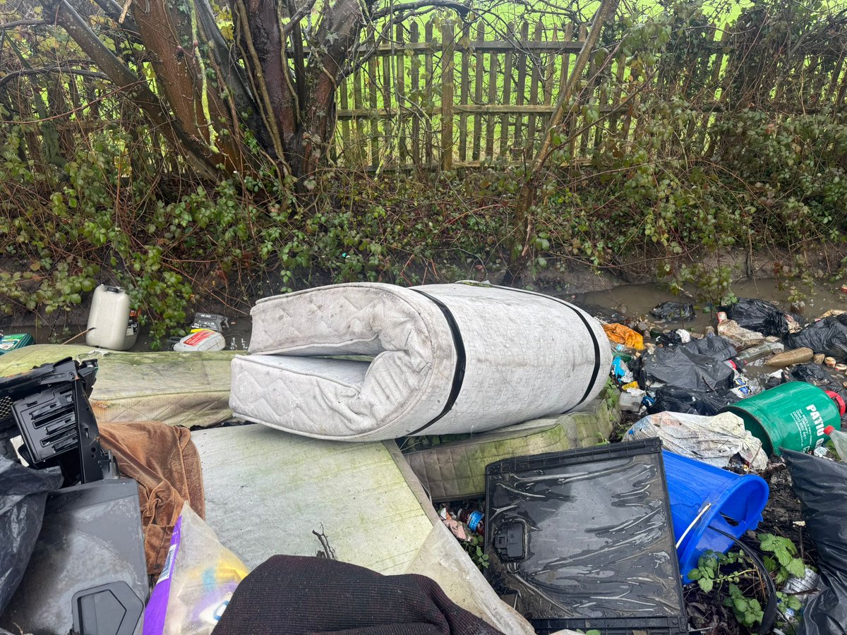 Bucks FlyTipping & Littering tweet media