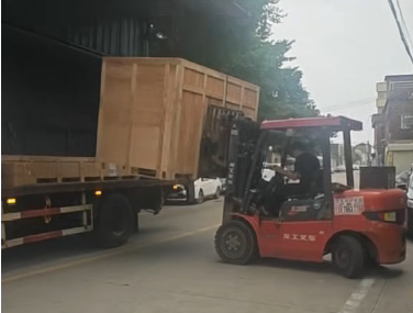 wngdoshng275482's tweet image. 70 aluminum sliding doors loaded and shipped to the US. Container and truck loading completed with proper fixing.
📞 +86 136 9429 8451
🌐 blossomcheer.com
#blossomcheer #exportupdate #slidingdoor