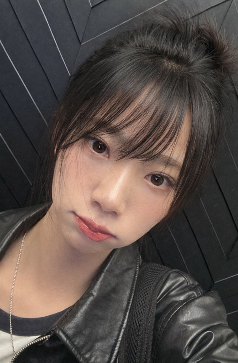 thinking about yeoreum tweet media