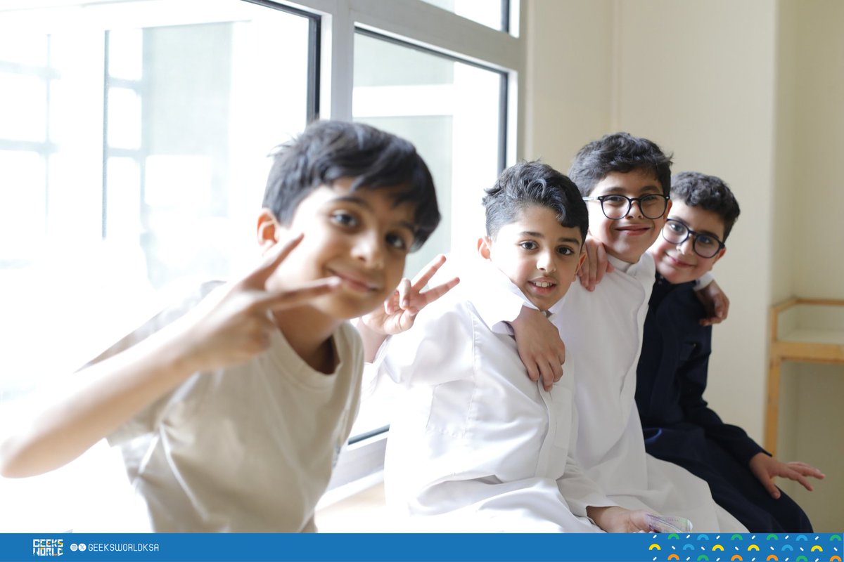 GEEKS WORLD tweet media