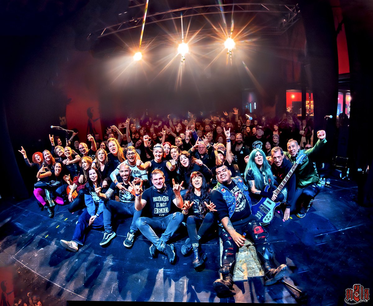 PENADASPORLALEY's tweet photo. Bilbao… lo del 30 aniversario fue simplemente inolvidable.

Gracias a cada persona que estuvisteis ahí, por la energía, el cariño y por hacer de esa noche algo tan brutal y tan emotivo. ❤️‍🔥

Seguimos. Próxima parada: #Vallekas (Madrid) – 11 de abril. 

#PenadasPorLaLey #PunkRock https://t.co/hPuPcDbCeH