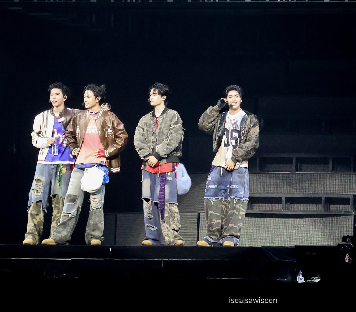 อยากไปเล่นสงกรานต์กับ #FWDMusicLiveFest #FWDMLF5_D3  มากๆเลยค่ะ 💦✨ เพราะปีที่แล้วเคยมาจอยด้วยแล้ว บอกเลยว่า สนุกมากกก แบบไม่ผิดหวังเลยจริงๆ ทั้งเวที แสง สี เสียง แล้วก็บรรยากาศในงานที่ทุกคนมาเอนจอยกันเต็มที่สุดๆเป็นสงกรานต์ที่เริ่ดและคึกคักมาก ปีนี้เลยอยากกลับไปอีกครั้ง