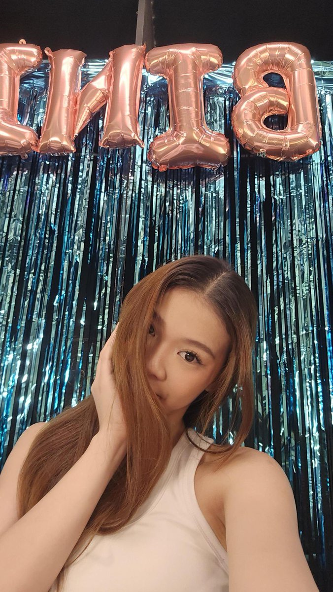 stacey on weverse 💬 tweet media