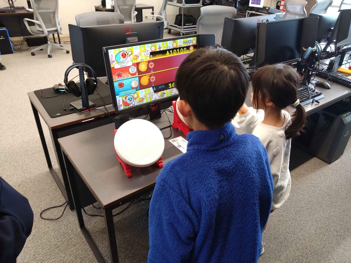 kit_esports_pj's tweet image. 先日、3月14日にLAKUNAはくいにて『LAKUNA HAKUI e-Sports 交流会』を行いました！
KITが主体となり、羽咋市を中心に40名の方々にご参加いただきました✨

 #金沢工業大学  #KITeN  #羽咋市