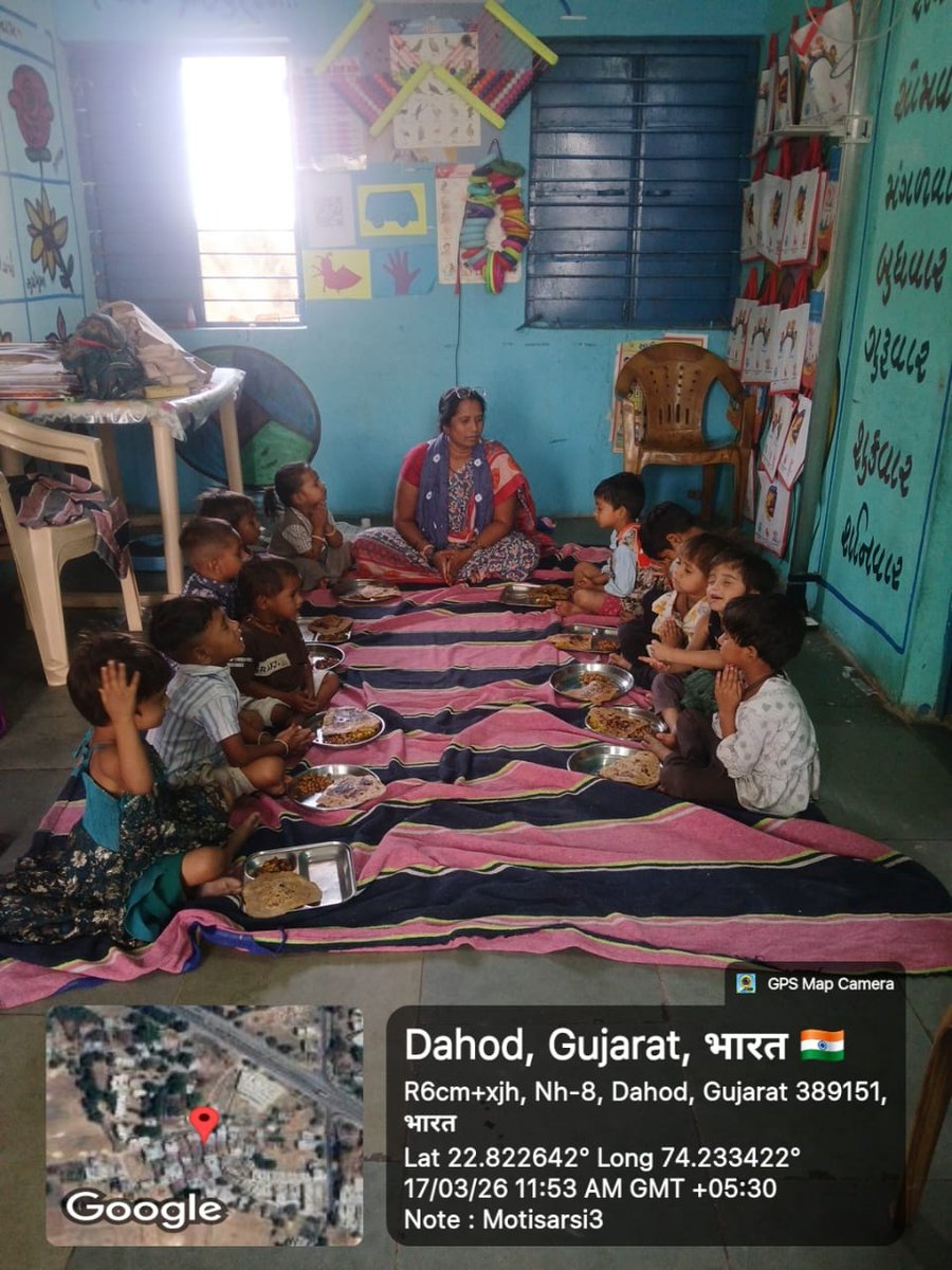 આજ રોજ દાહોદ ઘટક 1 ના આંગણવાડી કેન્દ્ર પર બાળકોને સવારનો નાસ્તો અને બપોરનું મેનુ મુજબ ભોજન આપવામાં આવ્યું..#icds